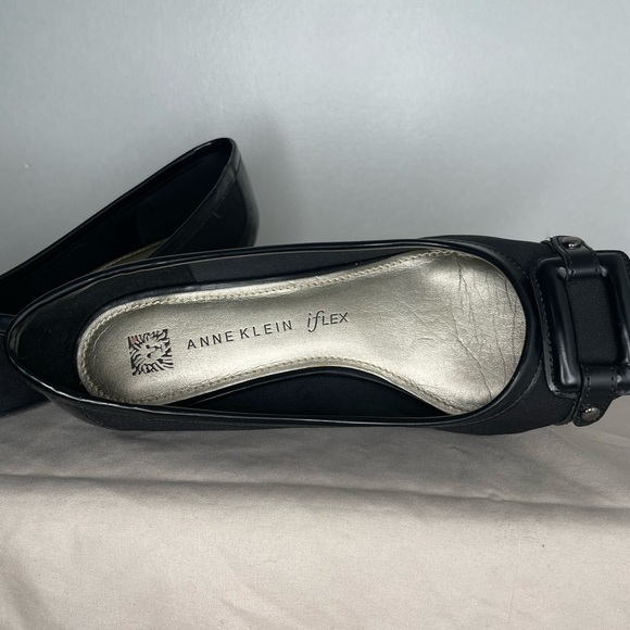 Anne Klein shoes - Picture 2 of 3